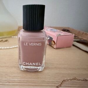 CHANEL Le Vernis Longwear Nail Polish - 735 Daydream